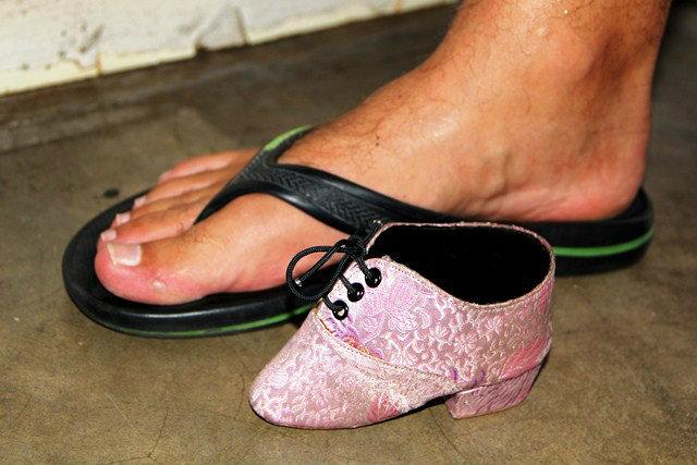 Lotus Feet Foot Binding Photos Pictures to pin on Pinterest
