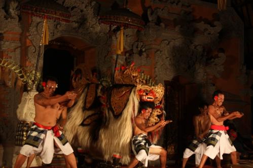 Balilainen tanssiesitys