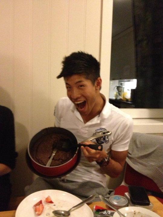 Kimmi fornøyd med Brownies'en :D 