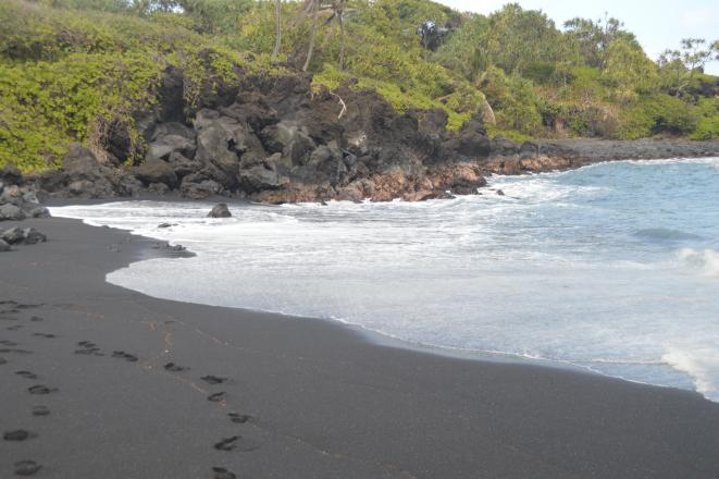 Maui - Black sand beach 