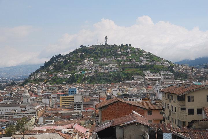 Uitzicht over Quito vanaf de Basilica