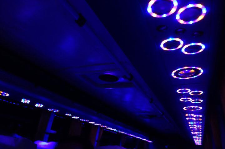 Ecuadoriaanse bussen hebben ook heel mooie lampjes