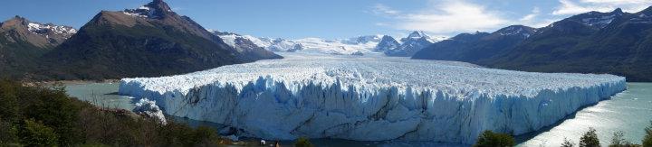 Panoramafoto nodig om de hele gletsjer erop te krijgen                               