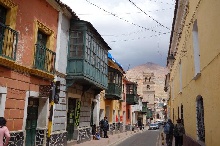Typische koloniale straat in Potosí