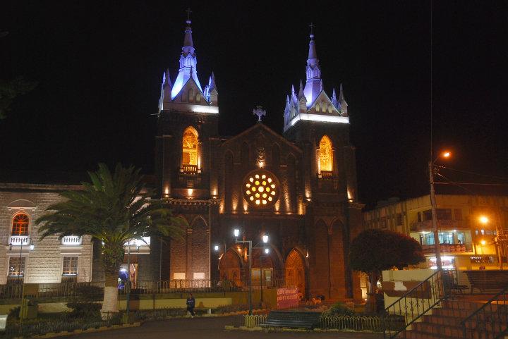 De belangrijkste kerk in Baños, de Iglesia de la Virgen de la Agua Santa