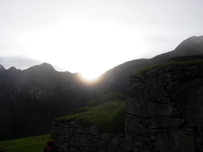 Auringonnousu Machu Picchulla