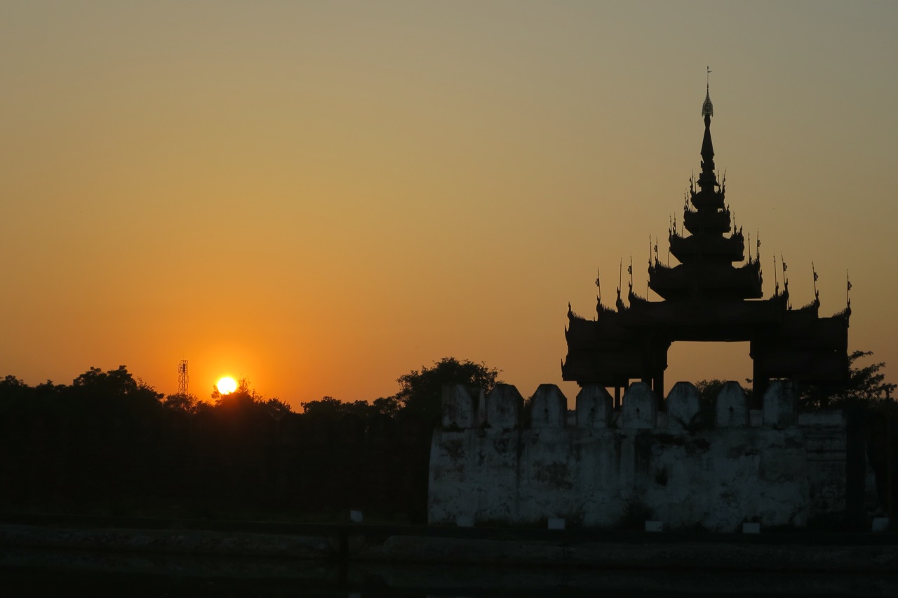 Sunset in Mandalay 