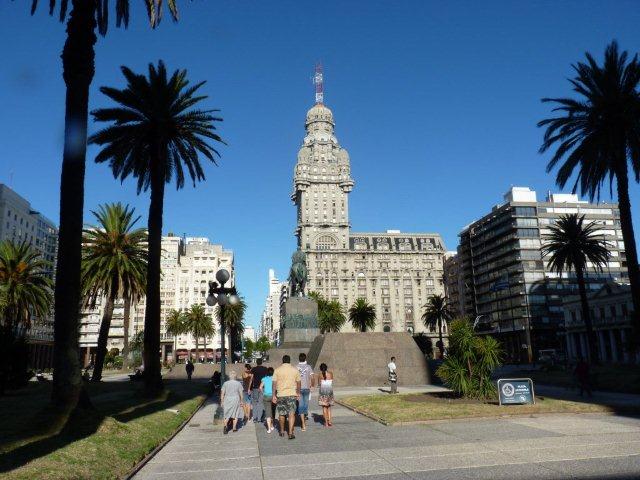 Placa independencia, Montevideo